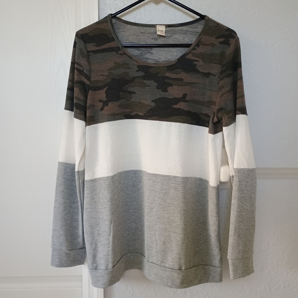 Camo Color Block Long Sleeve Top 7th Ray Crewneck Casual